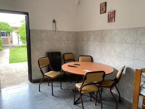Imagen 6 de 14 de Permuta - Casa De 3 Ambientes En Lote Propio En Venta - Castelar Norte