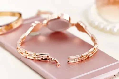 Reloj De Pulso Para Mujer Con Piedras Diseño Formal Y Casual Correa Rosado Piedras Transparentes