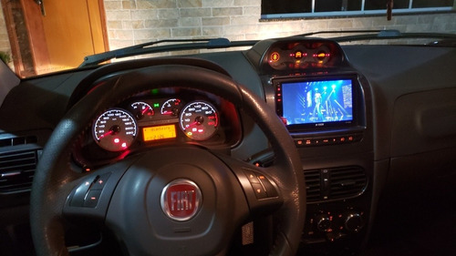 Imagem 4 de 5 de Fiat Weekend Adventure Loker