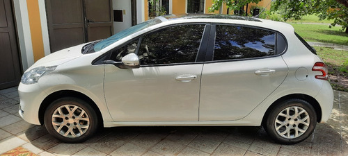 Peugeot 208 Allure 1.6 Touchscreen 5 Puertas Modelo 2015