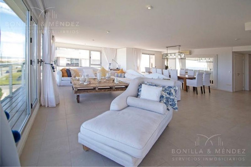 Villa Brava Torre 1, 3 Suites, Toilette, Dependencia De Servicio, Parrillero Propio.