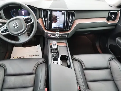 Volvo Xc60 Recharge Awd 80kms Autono 2023 Gris Platin Ltp566