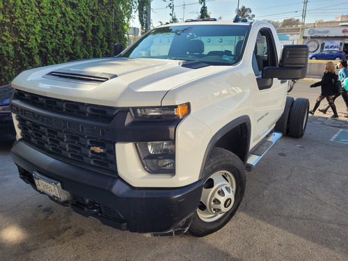 Chevrolet Silverado 6.6 3500 Chasis Cab V8 At