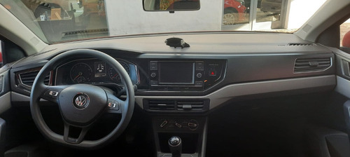 Imagen 5 de 25 de Volkswagen Polo 1,6 Comfortline Manual Año 2018 Rojo