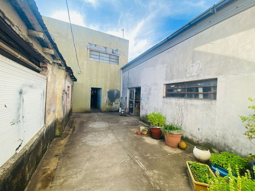 Importante Galpón En Venta Con Local Comercial
