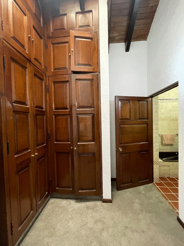 Casa En Venta En Acopilco En Privada Con Club Hípico.
