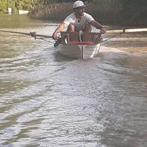Bote De Remo Par Con Timonel
