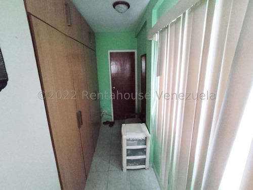 Imagen 25 de 30 de Casa En Venta En Cabudare, Zona La Mendera, Tanque Subterráneo De 4.000 Lts Con Su Pulmón E Hidroneumático, Cod 22-25661, Inf 0424-1398859, Jm9