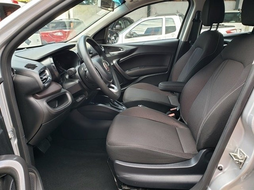 Fiat Cronos Precision 1.8 Automático 6m