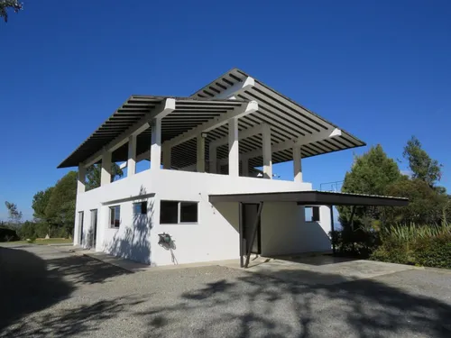 Casalote En Venta En Alto Del Escobero. Cod V14836