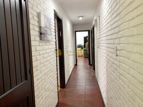 Excelente Residencia De 5 Dormitorios-ref:4553