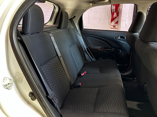 Toyota Etios 1.5 Cross