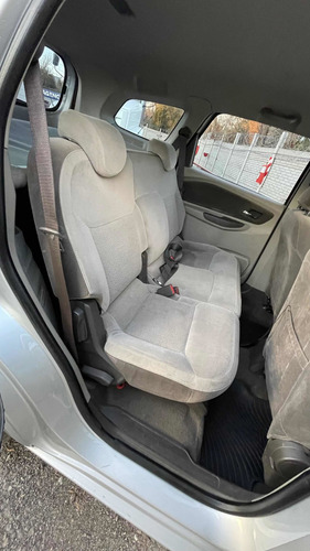 Imagen 7 de 13 de Chevrolet Spin 2015 1.8 Ltz 5as 105cv