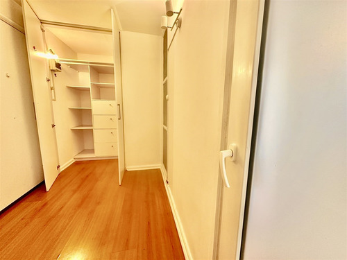 Departamento En Venta De 2 Dorm. En Providencia