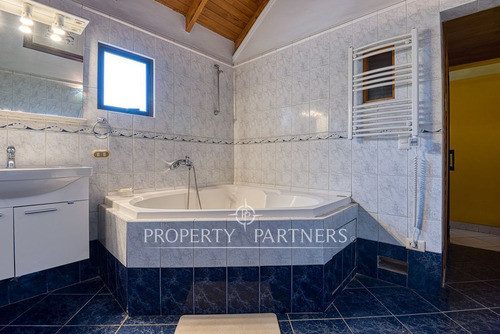 Casa 7 Dormitorios En 1300 M2 De Terreno, Gran Qui...
