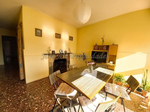 Imagen 4 de 17 de En Venta Casa De Dos Dormitorios Colonia Del Sacramento