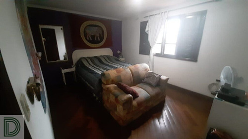 Imagem 9 de 15 de Excelente Sobrado Com Duas Suítes, Sendo Uma Com Closet - Di27742