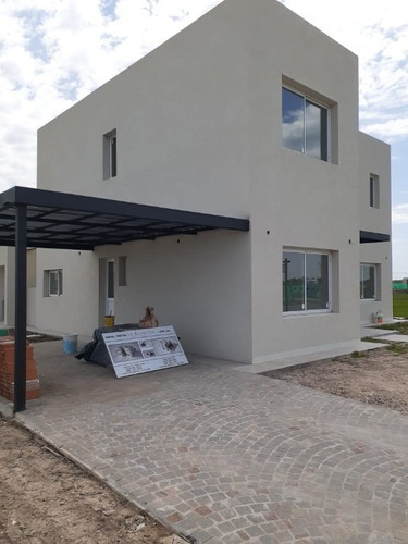 Imagen 4 de 13 de Casa En Venta En Canning