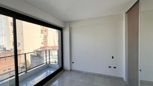 Departamento En Venta, 3 Ambientes En Flores