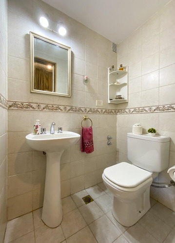 Importante Casa En Barrio Sigrand