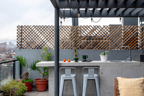 Seminuevo Con Gran Azotea Y Quincho. (triplex Condell)