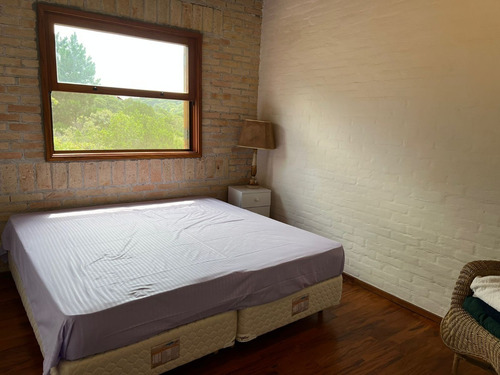 Imagem 4 de 17 de Hl-254 Casa Com 3 Suítes E Ótimo Jardim