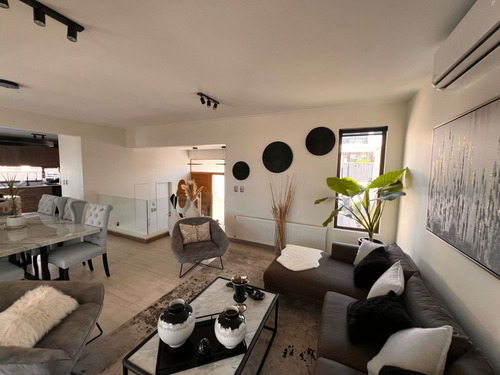 Casa En Exclusivo Condominio