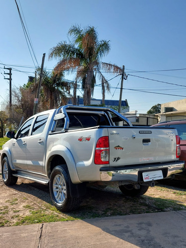Toyota Hilux 3.0 Cd Srv Cuero 4x4 5at - A4