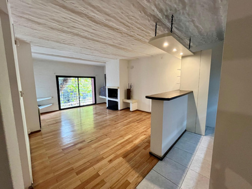 Venta Con Renta De Casa Ph Independiente En Parque Rodó Completamente Reciclada De 2 Dormitorios Y Garaje