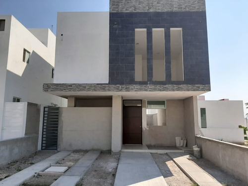 Preciosa Casa En Grand Juriquilla, Minimalista, 3 Recamaras, Roof Garden, Jardín