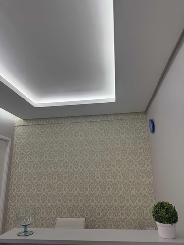 Sala Com Recepção Consultorio E Sala De Procedimento