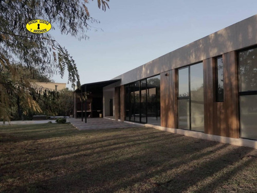 2870ml- Venta Casa Minimalista Con Vista Al Bosque