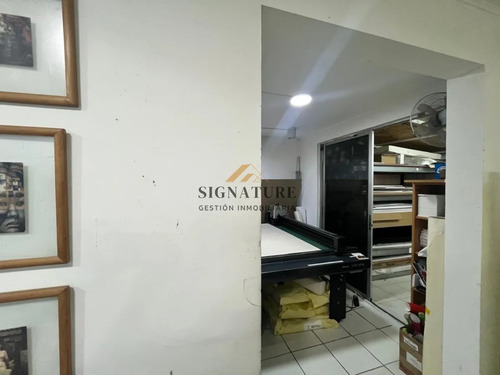 Casa Comercial Con Bodega, Negociable.