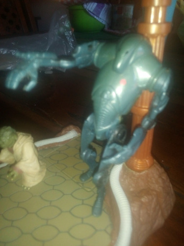 Yoda Y Droide Diorama (Usado)