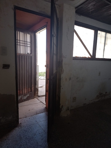 Imagen 6 de 14 de Casa A La Vta De Dos Dorm. Con Cochera Y Patio