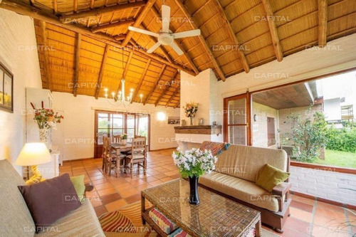 Propiedad En Venta En La Barra A Una Cuadra Y Media Del Mar -ref:29802