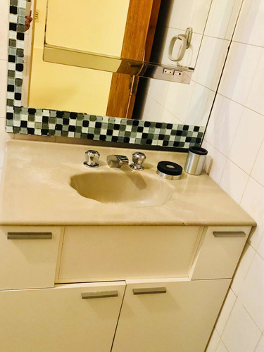 Chalet Ganesha . A Metros Del Lago Y A 3 Cuadras Del Centro , 9 Personas/ 6 Ambientes/ Pileta/ Calefaccion