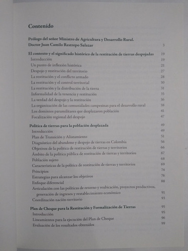 Política Integral De Tierras / Juan Camilo Restrepo Salazar (Usado)