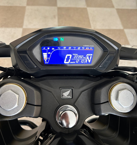 Se Vende Moto Honda Cb 190r Año 2022, Con Accesorios