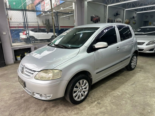 Volkswagen Fox 1.6 Plus Total Flex 5p