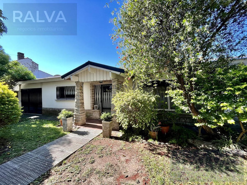 Imagen 2 de 30 de Casa 7 Ambientes - Jardin - Parrilla - Villa Adelina