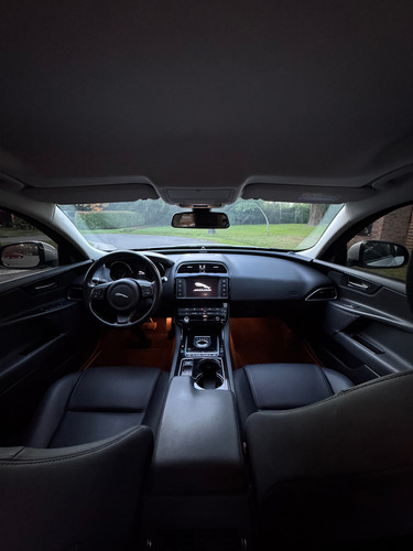 Jaguar Xe 25t Se