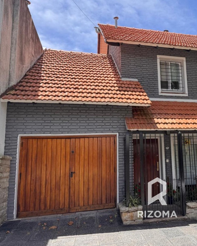 Casa 4 Amb Con Parque, En La Mejor Zona De La Lucila Y Listo Para Vivir.