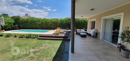 Imagen 2 de 24 de Venta Casa 4 Dormitorios San Isidro Villa Allende Con Pileta