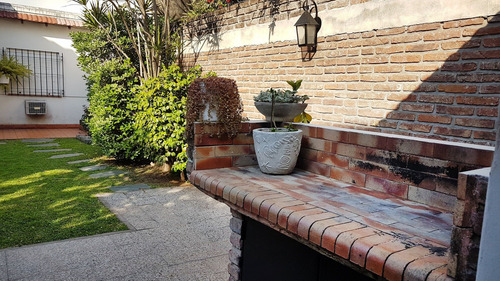 Casa Venta Lomas Del Mirador 3 Amb + 2 Amb Jardin