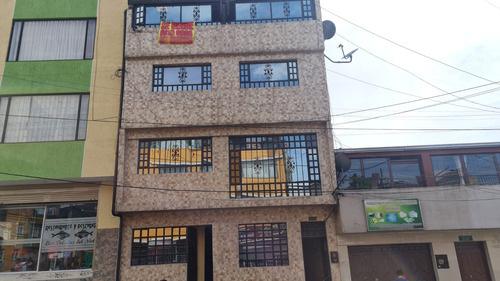 Venta Casa En San Isidro, San Cristobal, Con 8 Apartamento Interiores