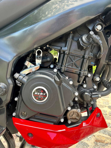 Imagen 15 de 18 de Bajaj Rouser Ns 200 Roja Y Negra 2016 Rodada En 2020, 5.000k