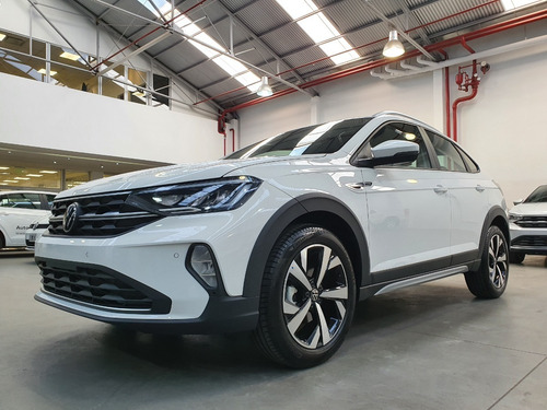 Imagen 9 de 25 de Volkswagen Nivus Highline At 200 Tsi My22 Dcolores