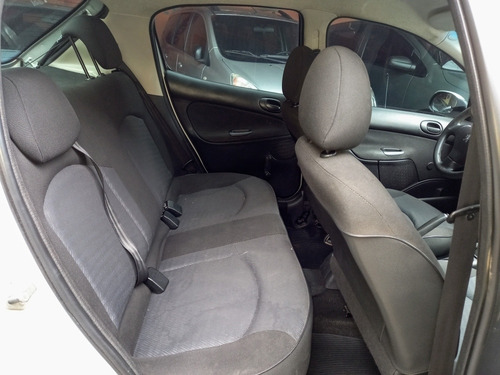 Peugeot 207 2011 1.4 X-line Flex 5p