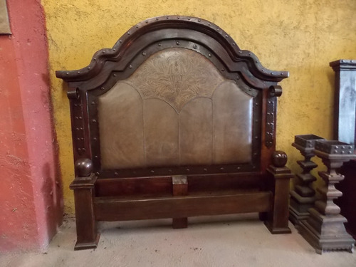 Cama De Madera De Parota, Hierro Y Piel. Estilo Antiguo.